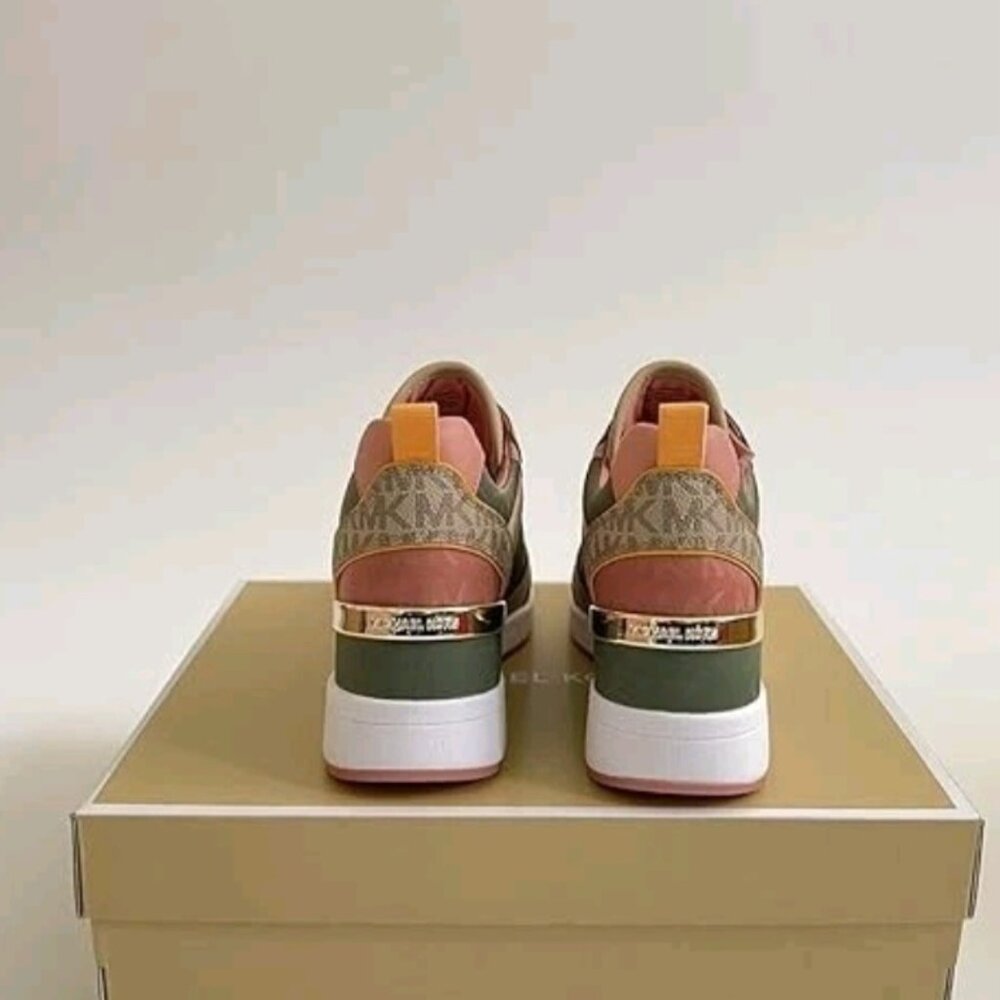 Michael Kors Crista Trainer, Army Green. - Picture 3 of 4